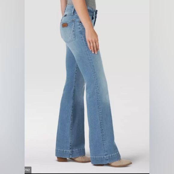 Wrangler Retro Mae Light Wash Trouser Jeans - Picture 2 of 11